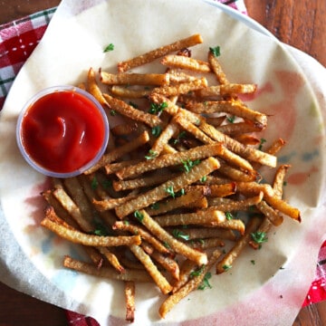 Jicama fries with ketchup.